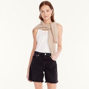mid-length denim shorts in washed black